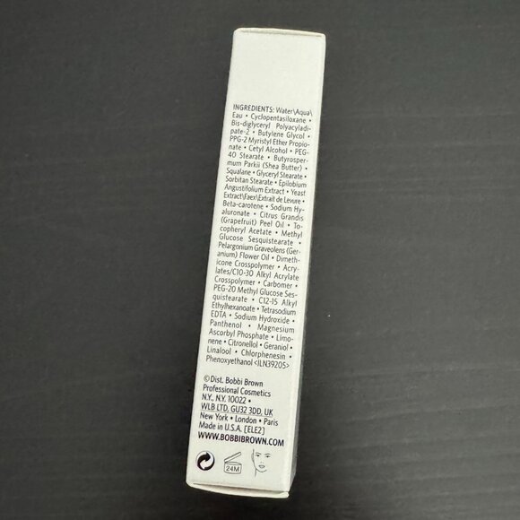 Bobbi Brown Vitamin Enriched Face Base - Picture 15 of 16